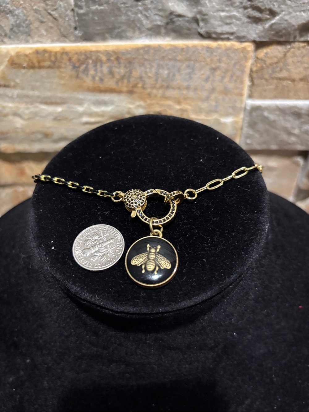 Gold Gucci Bee Medallion Pendant Necklace - Women Jewelry - Picture 5 of 5